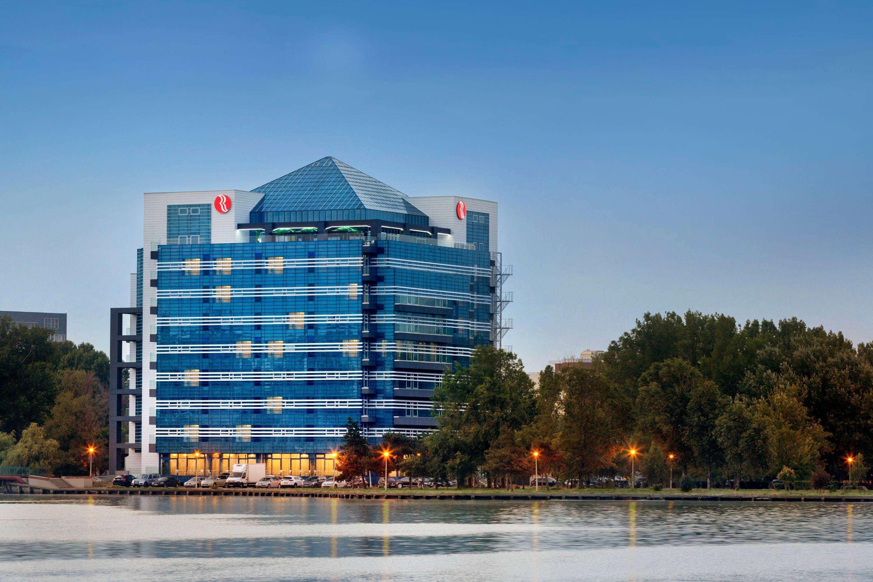 Ramada Hotel 4*